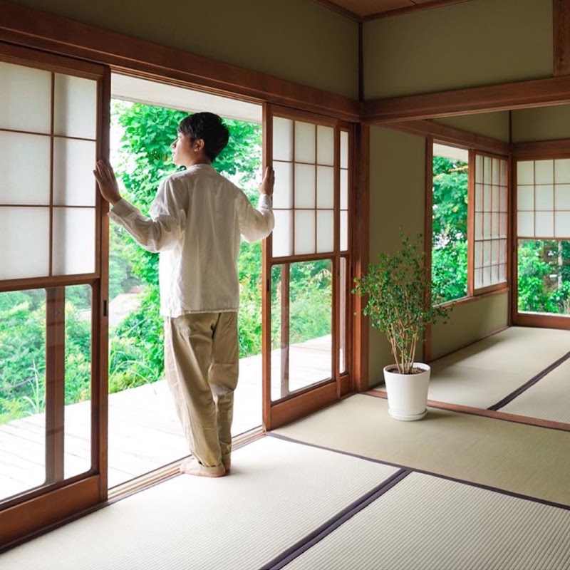 OKUDAIRA BASE(奥平 眞司)の暮らしの日常は?お部屋紹介からアウトドアまできれいな動画が満載!