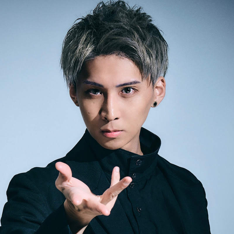 KENTO【マジシャン先生】の経歴は？慶應義塾大学の卒業論文は「なぜ、マジックは面白いのか？」でした
