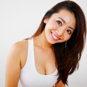 竹脇まりなのプロフィールと経歴!金融の会社を辞めてヨガ留学、ニューヨークで始めたYouTubeが「一畳の宅トレ」になるまで