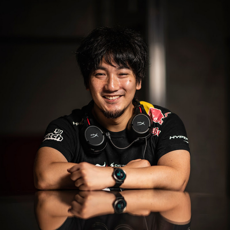 梅原大吾(ウメハラ)のプロフィールと経歴!ギネス世界記録に載っているのは本人ではなく「EVO 2004の1試合」でした