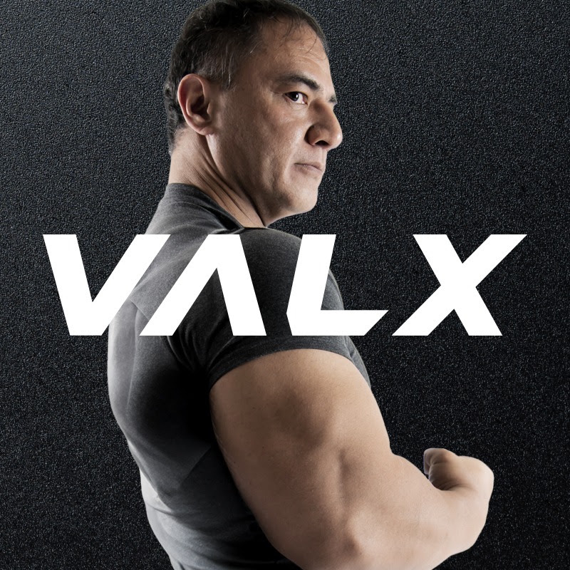 山本義徳の経歴は?早稲田大学卒のボディビルダーがトレーニング指導者になり、VALXの監修者になるまで