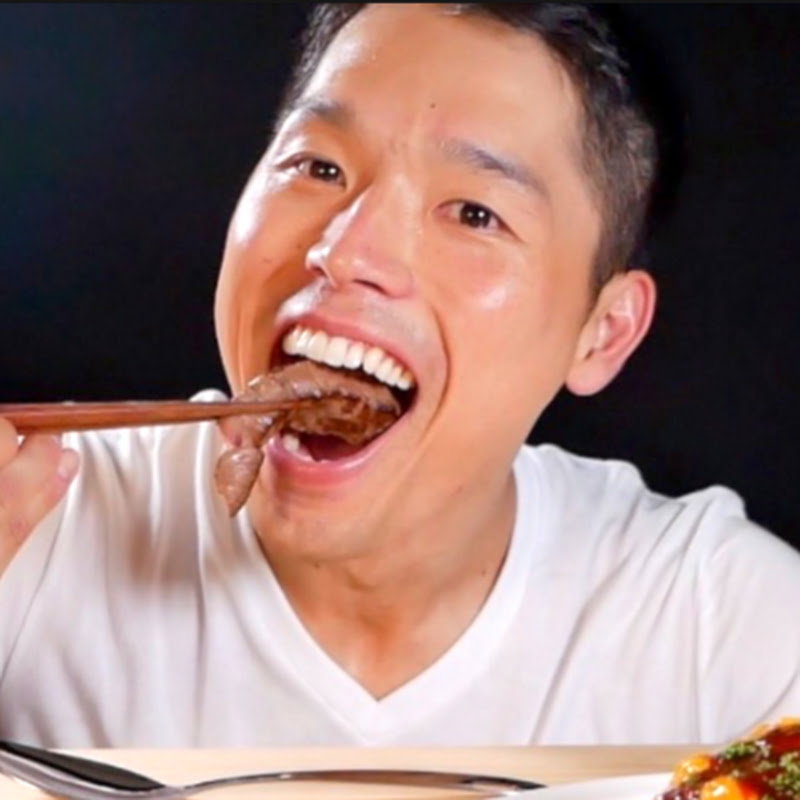 乗っ取られたYouTubeは、戻らなかった。元パーソナルトレーナーのバヤシ(Bayashi TV)が、TikTokの毎日投稿から始め直した飯テロ動画