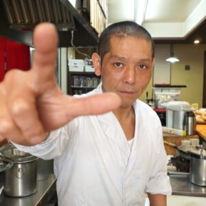 「まかないチャレンジ!」の大将・あべこういちさんは、向島の天ぷら屋さん。家の台所で作れる「プロのまかない」と、KADOKAWAのレシピ本