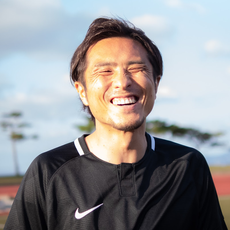 那須大亮は現役のうちにYouTubeを始めた。引退後は「潜入」する側に回り、J3で1週間だけピッチに戻った