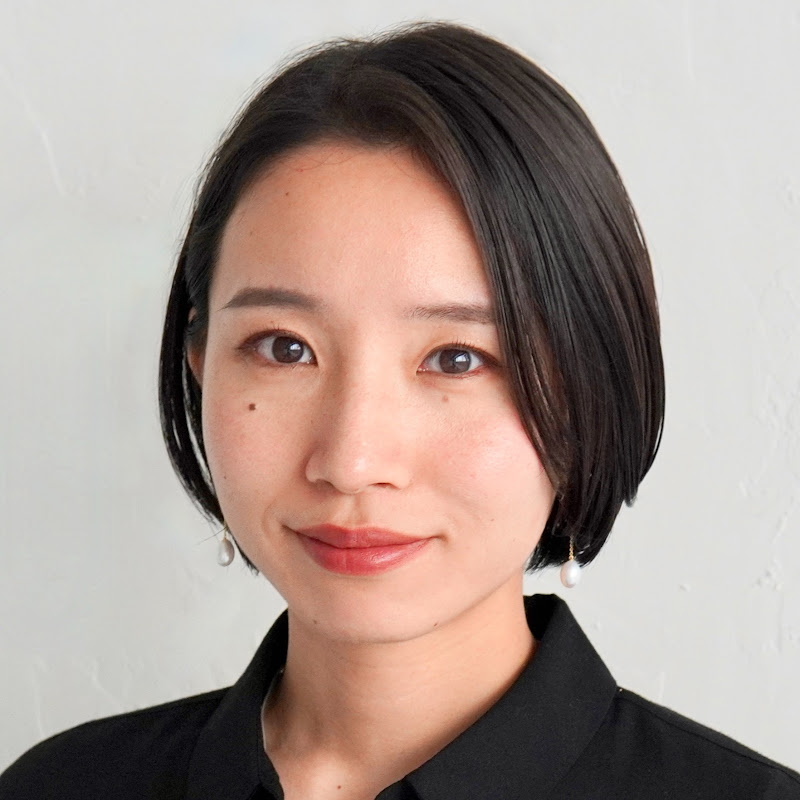 筆ペンは「立てて書く」。書道家・大江静芳が「静芳のYouTube書塾」で教えてきた美文字のコツと、コクヨやNHKの仕事