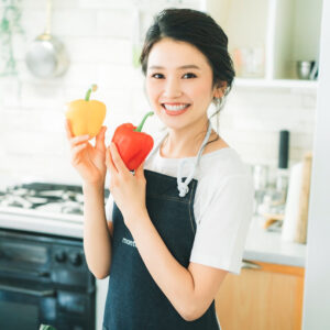 ゆで卵とオムレツの動画から、おやつ61品の本へ。たまごソムリエの料理研究家ゆかり