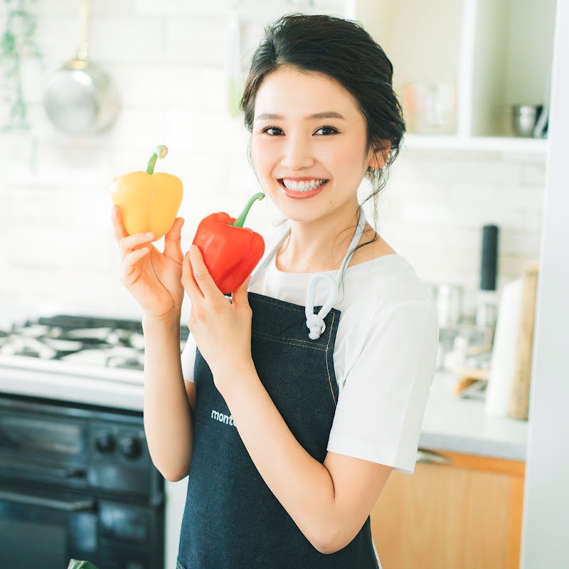 ゆで卵とオムレツの動画から、おやつ61品の本へ。たまごソムリエの料理研究家ゆかり