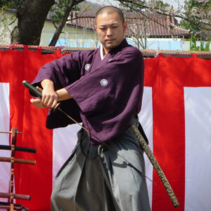 稽古の記録として始めたYouTubeから、郡山の日本刀専門店へ。剣道・居合道・抜刀道を修める藁斬り抜刀斎
