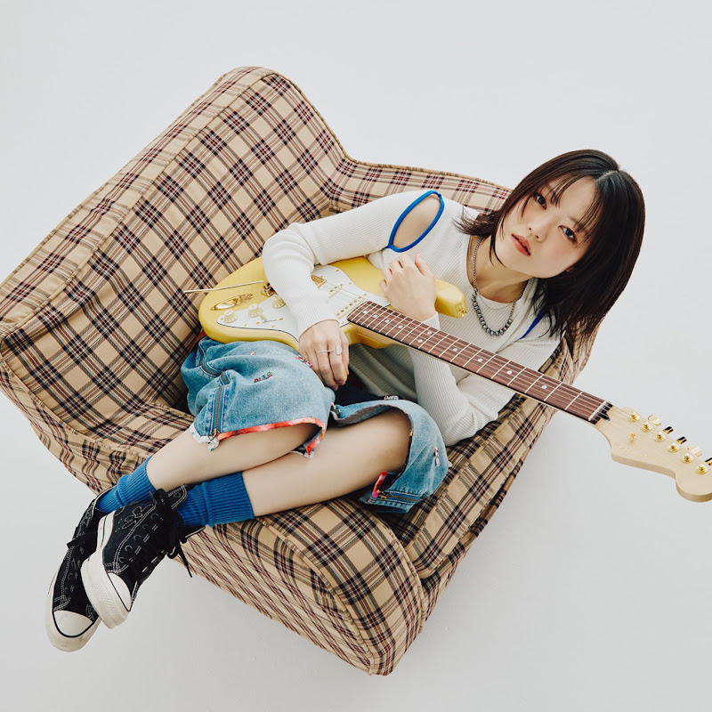 弓木英梨乃さんの名前がついたストラトキャスター。元KIRINJIのギタリストの、YouTubeのギター講座と自主レーベル